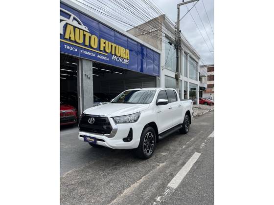 TOYOTA HILUX 2.8 D-4D TURBO DIESEL CD SRV 4X4 AUTOMÁTICO TOYOTA HILUX 2.8 D-4D TURBO DIESEL CD SRV 4X4 AUTOMÁTICO